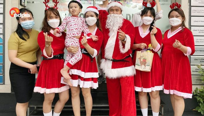 Cho thu&ecirc; trang phục Gi&aacute;ng Sinh